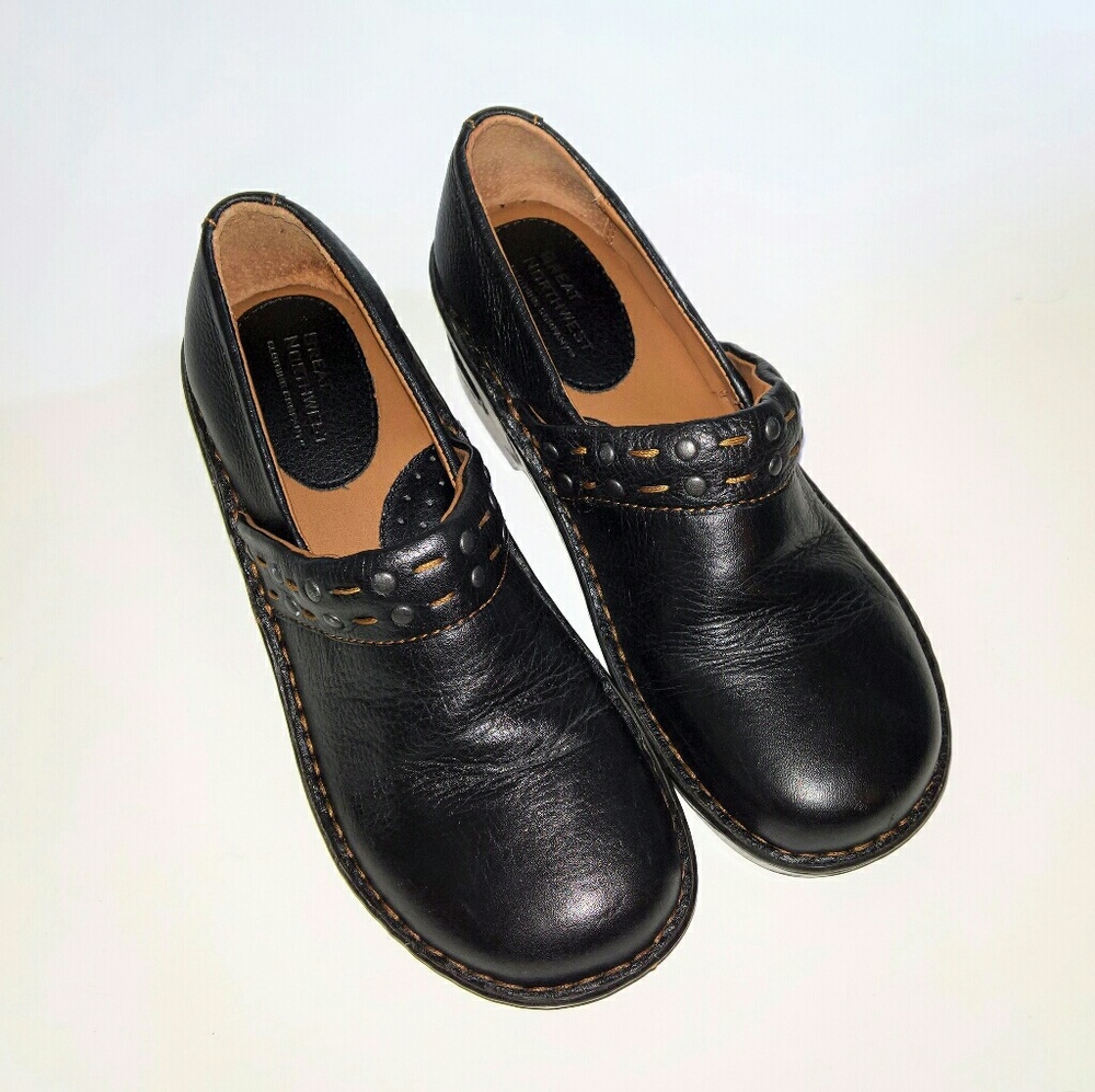 The Great Northwest Woman's Leather Slip-on Wedges